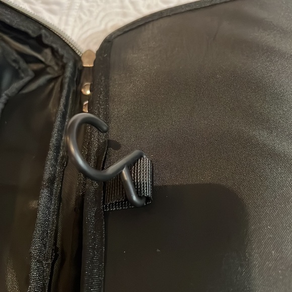 NUDESTIX HANGING COSMETIC CASE, NWT - Picture 9 of 16